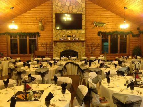 Hotel Bakers Narrows Lodge And Conference Center