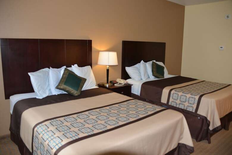 Motel Irish Inn And Suites