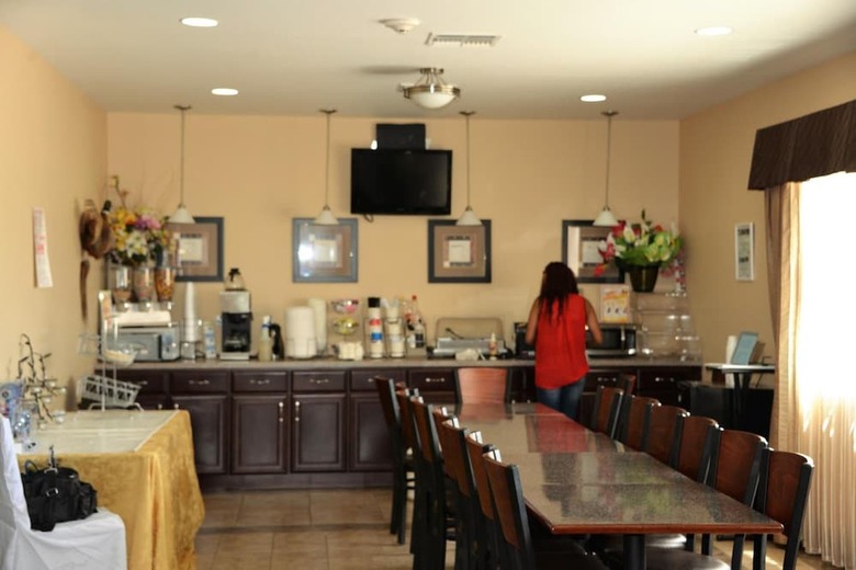 Motel Irish Inn And Suites