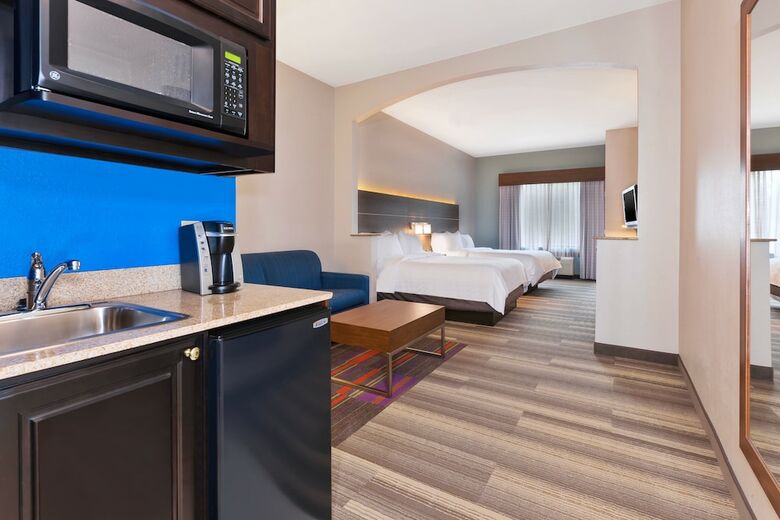 Holiday Inn Express Hotel & Suites Warminster-doylestown