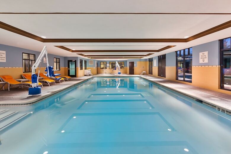 Holiday Inn Express Hotel & Suites Warminster-doylestown