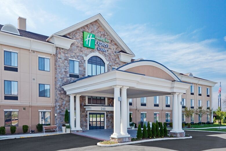 Holiday Inn Express Hotel & Suites Warminster-doylestown
