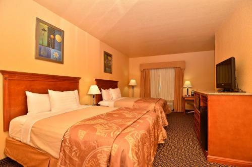 Hotel Hiway Inn Express Of Broken Bow