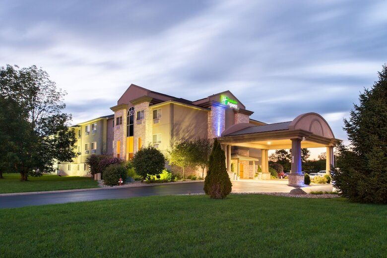 Holiday Inn Express Hotel & Suites Bucyrus