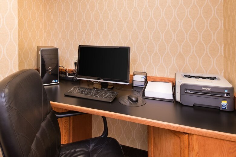 Holiday Inn Express Hotel & Suites Bucyrus
