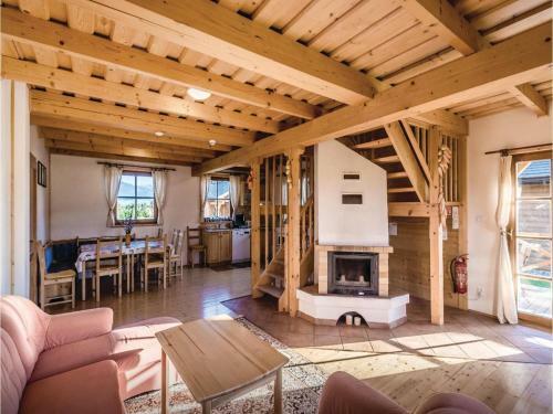 Three-bedroom Holiday Home In Liptovsky Trnovec