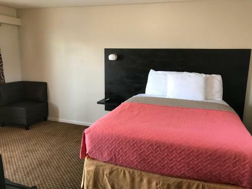Hotel Laci's Country Inn - Knob Noster