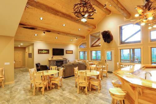 Glacier Outdoor Center