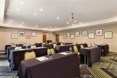 Holiday Inn Express Hotel & Suites Lavonia