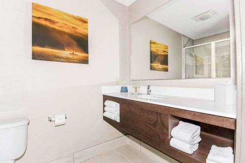 Hotel The Ridges Resort & Marina