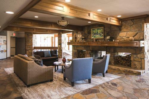 Hotel The Ridges Resort & Marina
