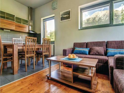 Three-bedroom Apartment In Stary Smokovec