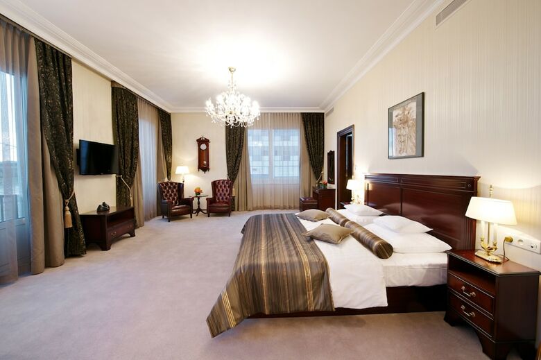 Hotel Devin