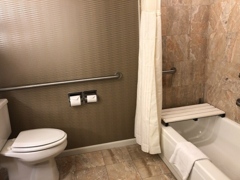 Hotel Doubletree By Hilton Akron Fairlawn