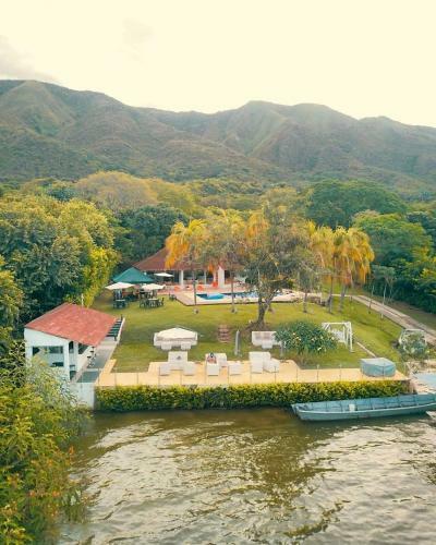 Hotel San Marcelino De Las Rosas
