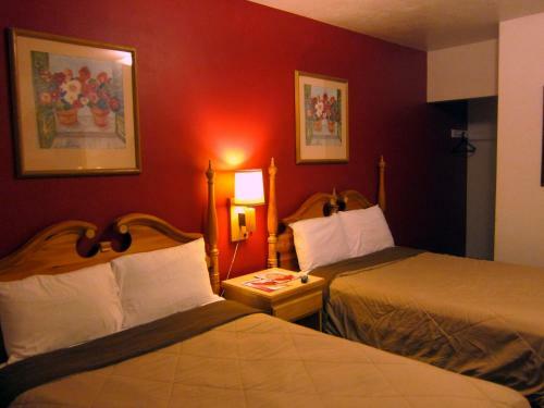 Mac's Motel