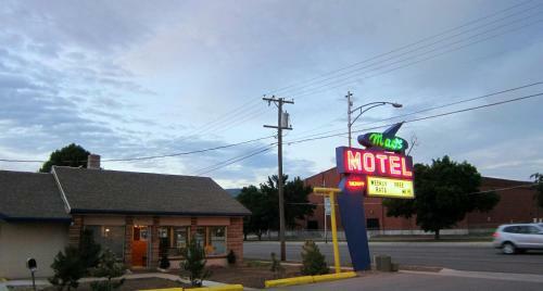 Mac's Motel