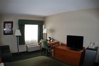 Hotel All Seasons Inn And Suites