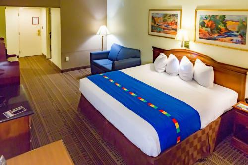 Posada Park Inn By Radisson Sharon