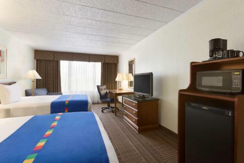 Posada Park Inn By Radisson Sharon