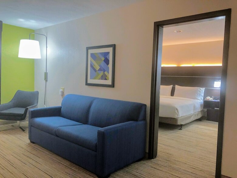 Holiday Inn Express Hotel & Suites Hearne