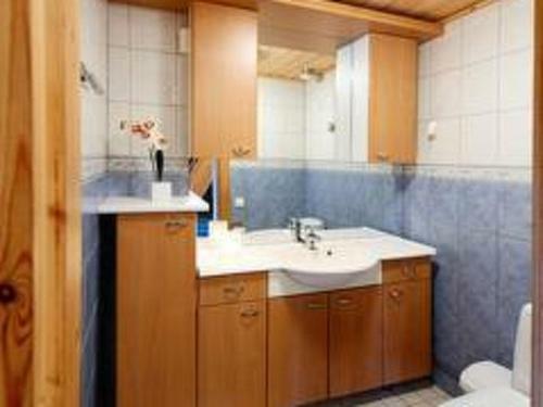 Holiday Home Juurakkopirtti