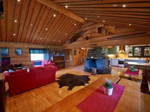 Holiday Home Juurakkopirtti