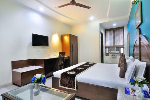Hotel Maharaja Residency