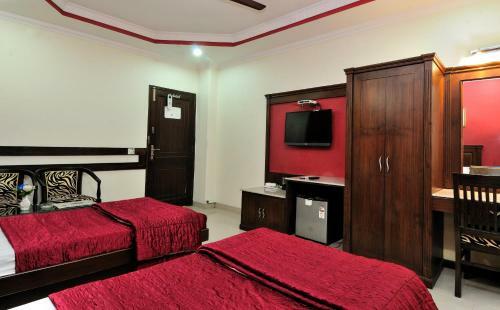 Hotel Maharaja Residency