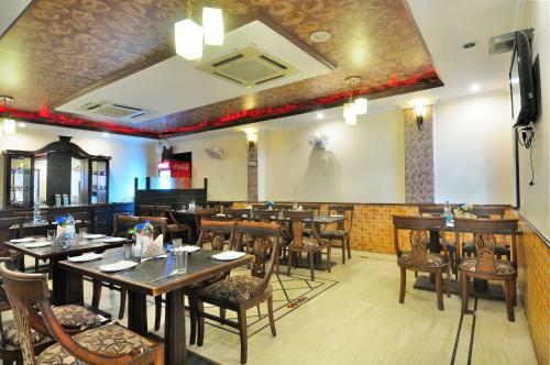 Hotel Maharaja Residency