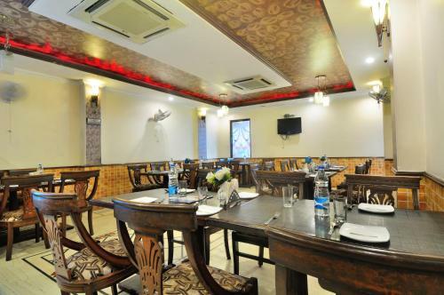 Hotel Maharaja Residency
