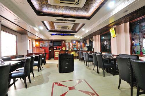 Hotel Maharaja Residency