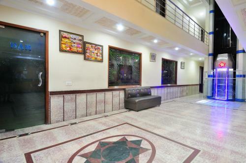 Hotel Maharaja Residency