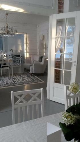 Bed & Breakfast Kyykerin Kartano