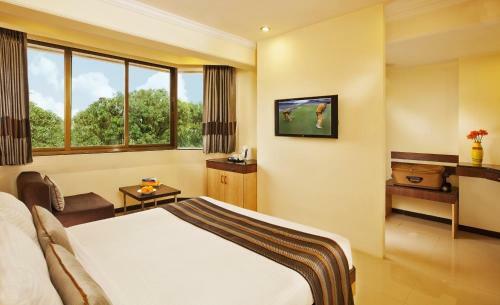 Hotel Lonavala - Under The Over - A Sterling Holiday Resort