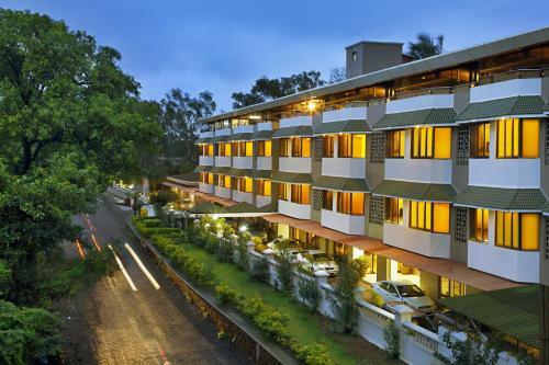 Hotel Lonavala - Under The Over - A Sterling Holiday Resort