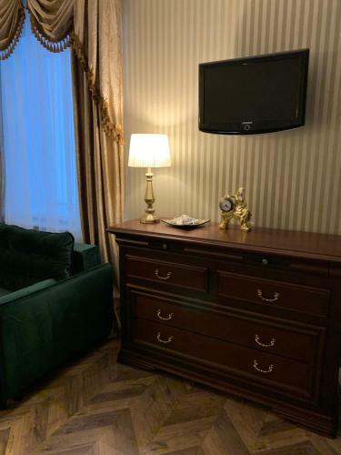 Apartamento Tikhiy Ugolok V Samom Tsentre Goroda