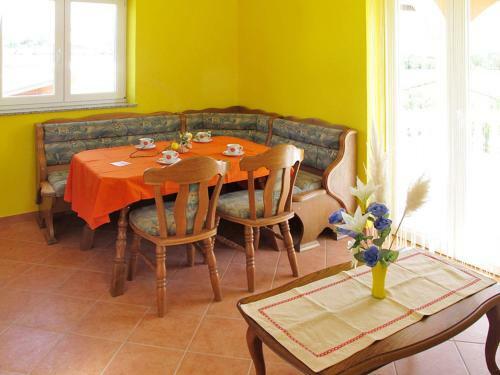 Holiday Home Villa Eldina (pul485)