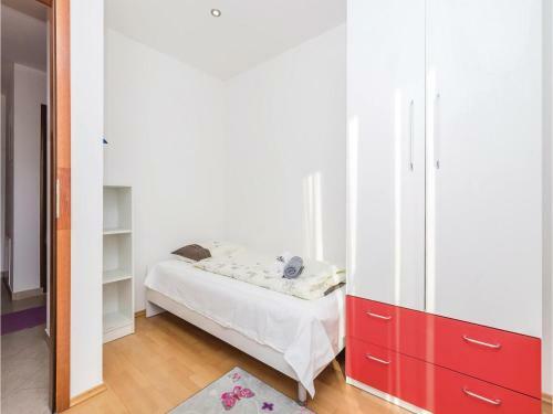 Three-bedroom Apartment In Matulji