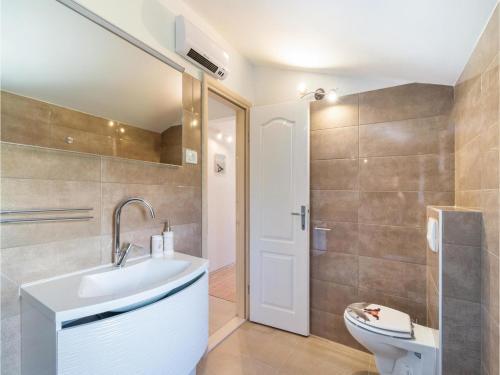 Five-bedroom Holiday Home In Medulin
