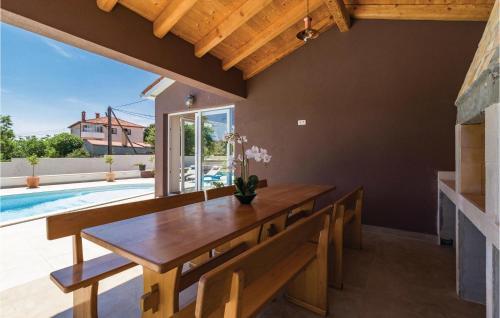 Five-bedroom Holiday Home In Medulin