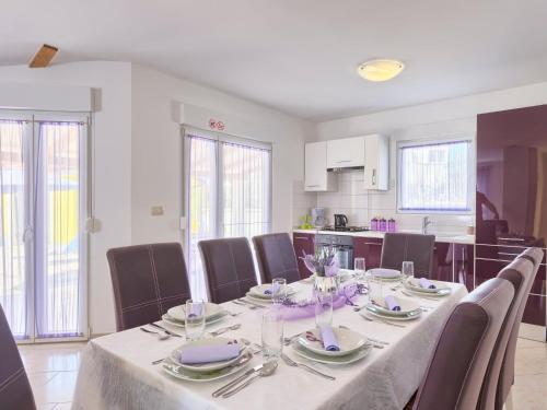 Holiday Home House Dejvis