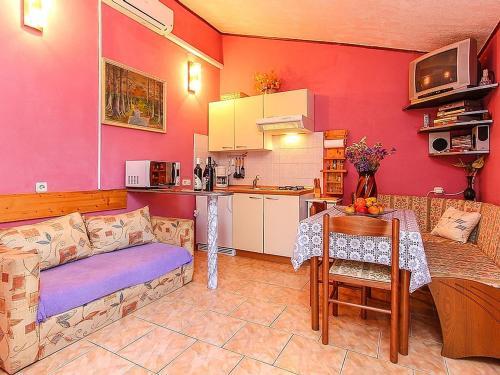 Apartment Perich / 10765