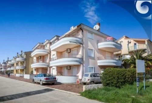 Apartamentos Irena Burle