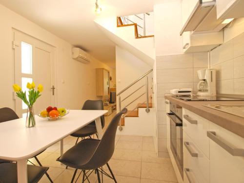House Doris 1559