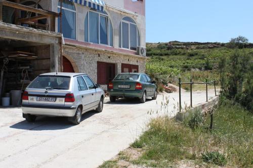 Apartment Metajna 6369c