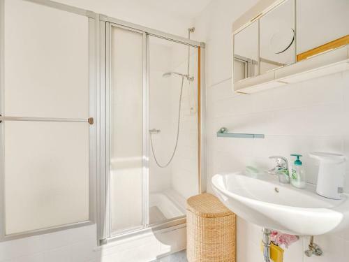 Cozy Apartment In Pohlde With Sauna