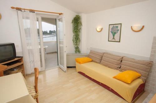Apartments By The Sea Preko (ugljan) - 8515