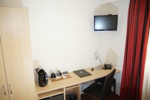 Hostal G�stehaus Adler