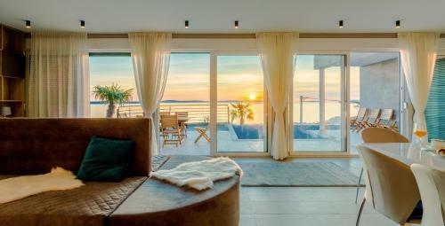 Ctst124/ Newly Built And Modern Villa With Private Pool